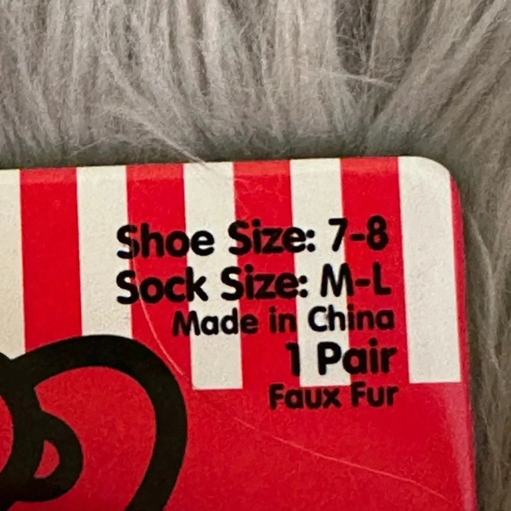 Hello Kitty Slippers NWT size medium/large - Picture 3 of 3